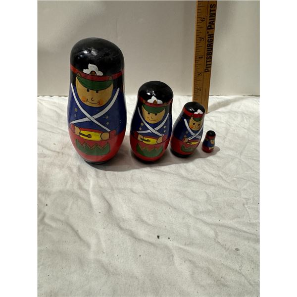Drummer boy, nesting dolls