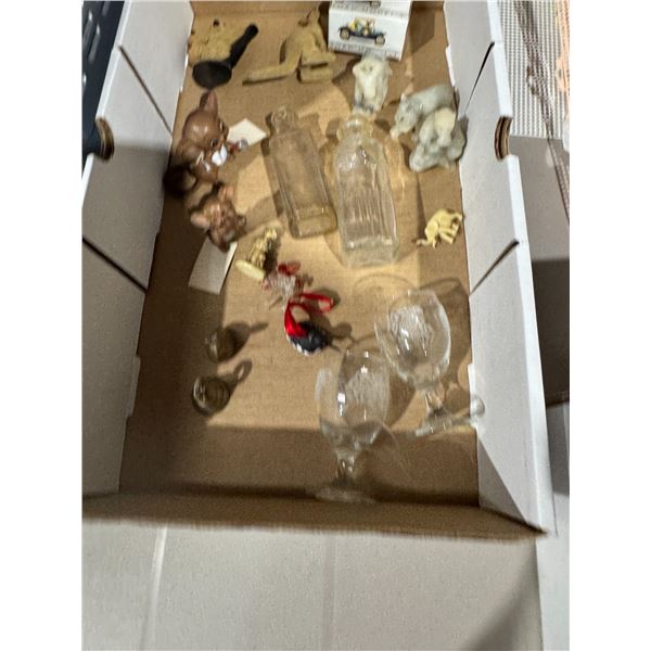 Assorted decor and collectibles