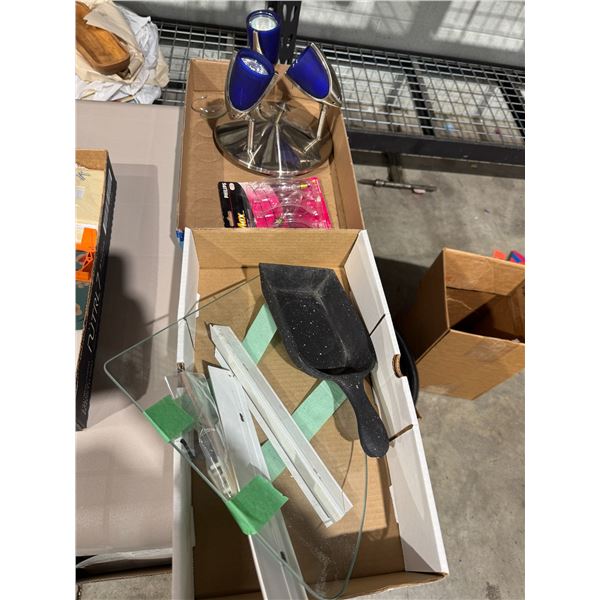 Light fixture corner shelf, scoop bulbs, etc.