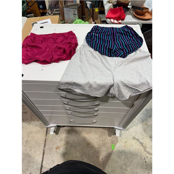 Vintage shorts Le funskins and other