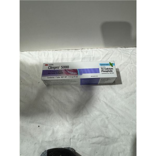 Anti-cavity toothpaste, spearmint