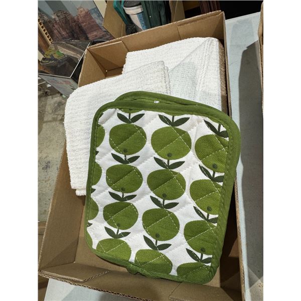 Kitchen towels and hot plates