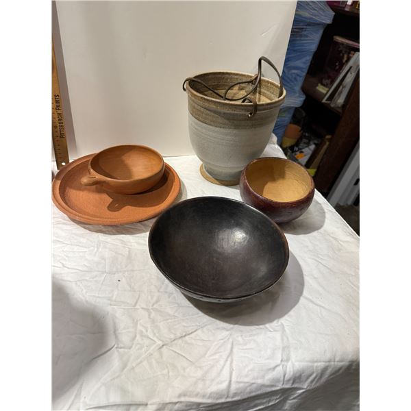 Assorted pottery