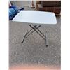 Image 1 : Folding table