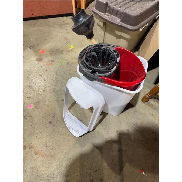 Garbage can/mop bucket/plunger