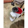 Image 1 : Garbage can/mop bucket/plunger