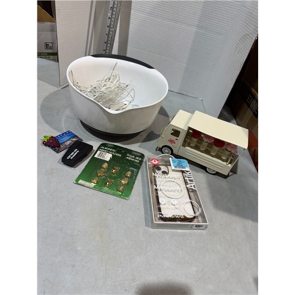 Miscellaneous lot, IKEA lights, bowl, etc.