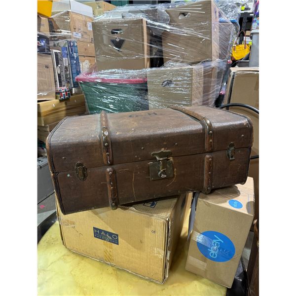 Vintage trunk