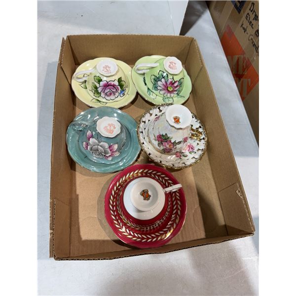 Tea cups and saucer