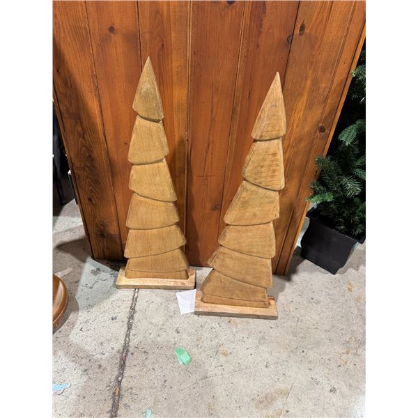 Christmas trees measure 30 1/2 inches tall