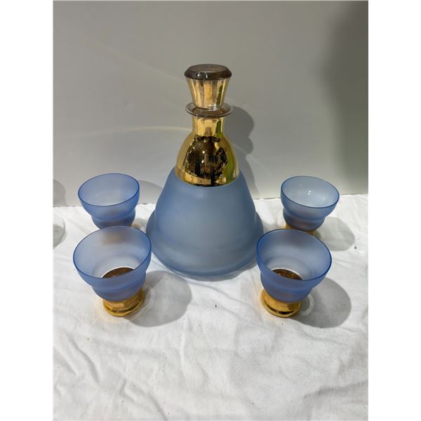 Decanter with glasses