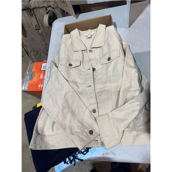 L. L. Being medium top.