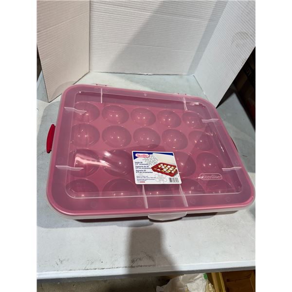 Sterilite Holds 23.5 inch ornaments