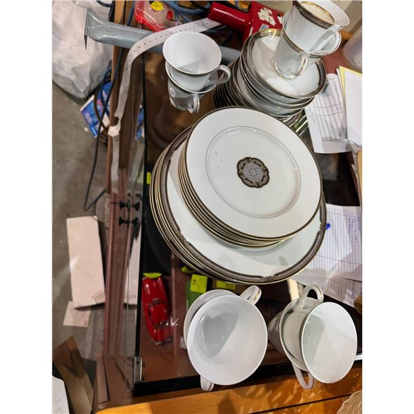 Wedgewood Embassy Collection dishes