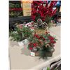Image 1 : Assorted greenery decor