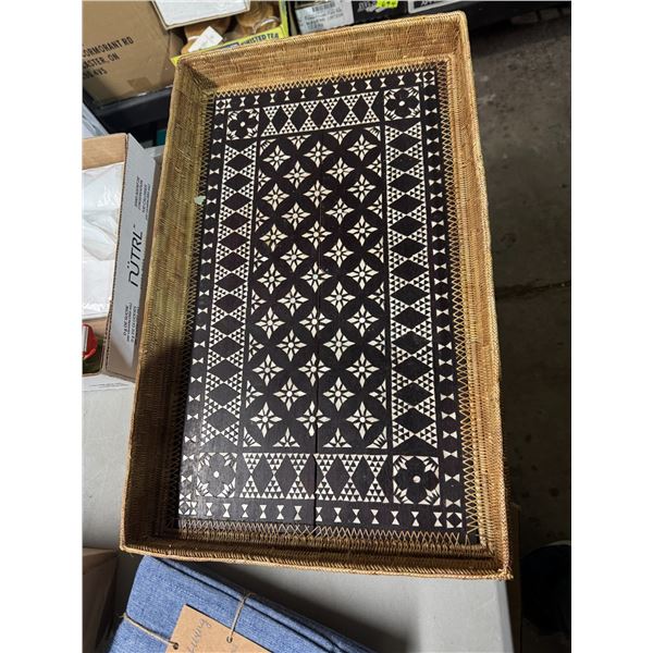 BALI tray in laid with straw sides