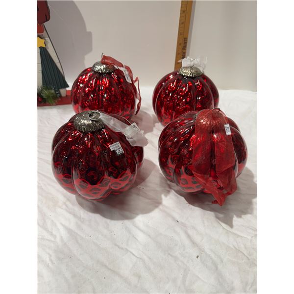 Christmas decoration ornaments