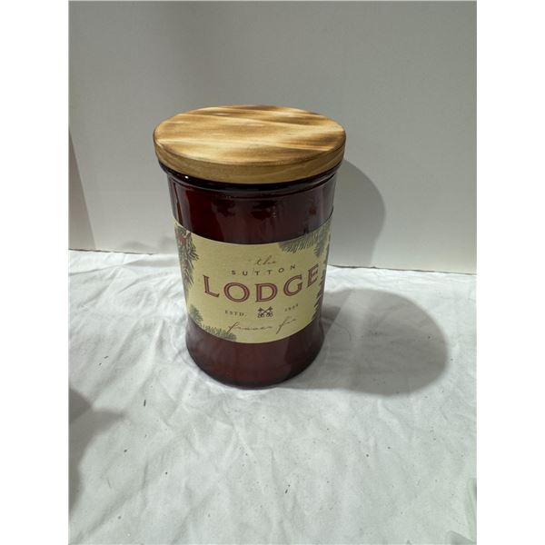 The Sutton Lodge Fraser fur candle