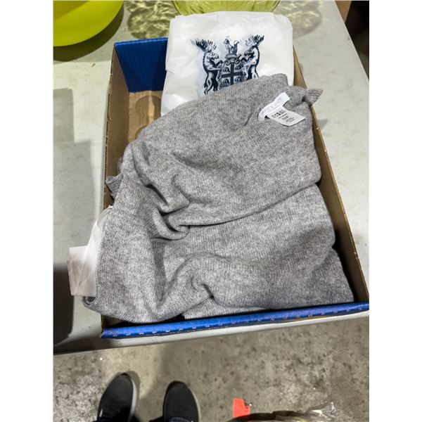 DEANEN white hundred percent cashmere