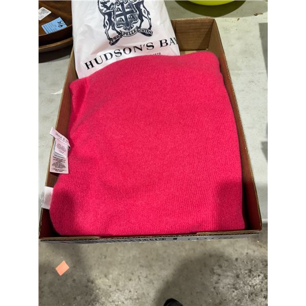 DEANEN white hundred percent cashmere