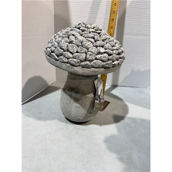 Concrete mushroom