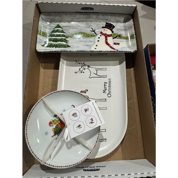 Grinch plates and other Christmas platters