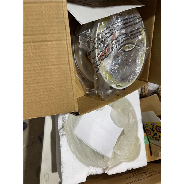 2 light fixtures new