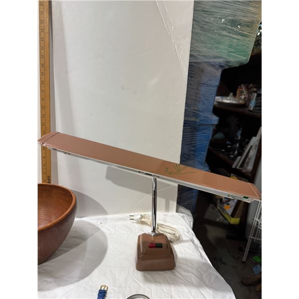 Vintage desktop lamp works