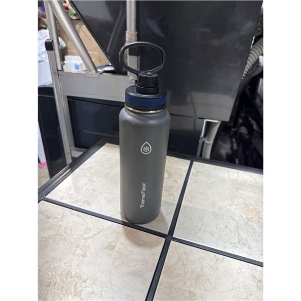 Grey Thermo flask, water bottle