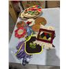 Image 1 : Trivets and other items