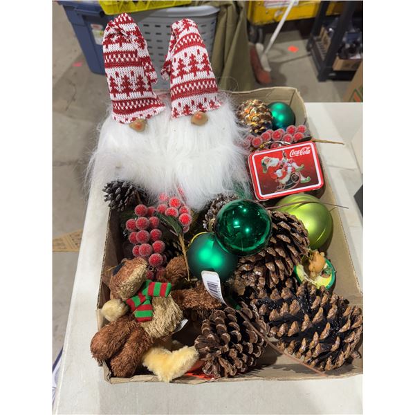 Gnomes and Christmas decor