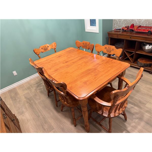 Meubles Bermex Maple table and 6 chairs 2 leaves 31h x 39w x59L each leaf is10"