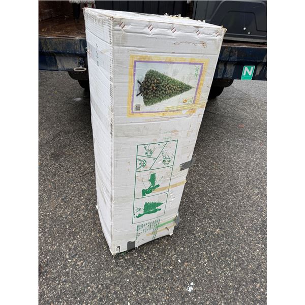 Pre-lit Christmas tree