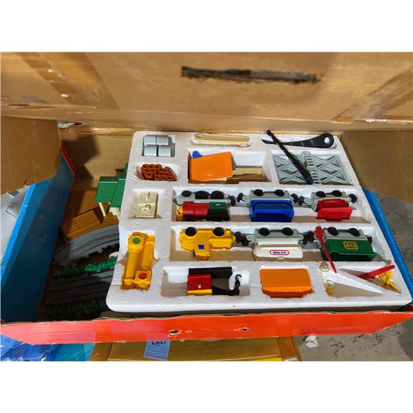 Vintage fisher price train set in like new condition