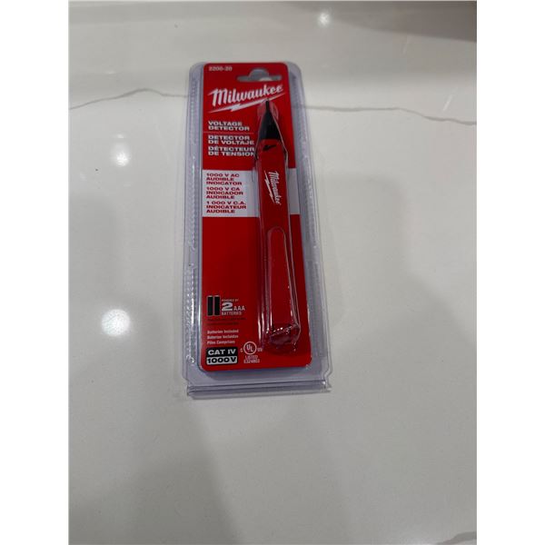 New Milwaukee voltage detector