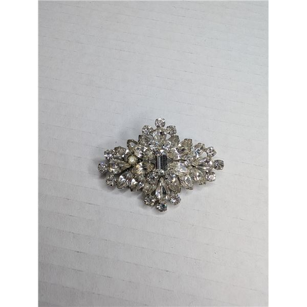 Vintage Brooch - clear crystal