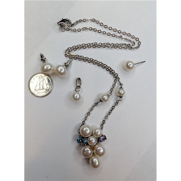 Sterling silver and pearl lot - necklace with pearl/gemstones
