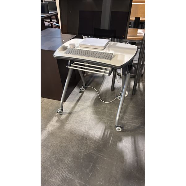 HDL 2 CANNA 30" TRAINING TABLE