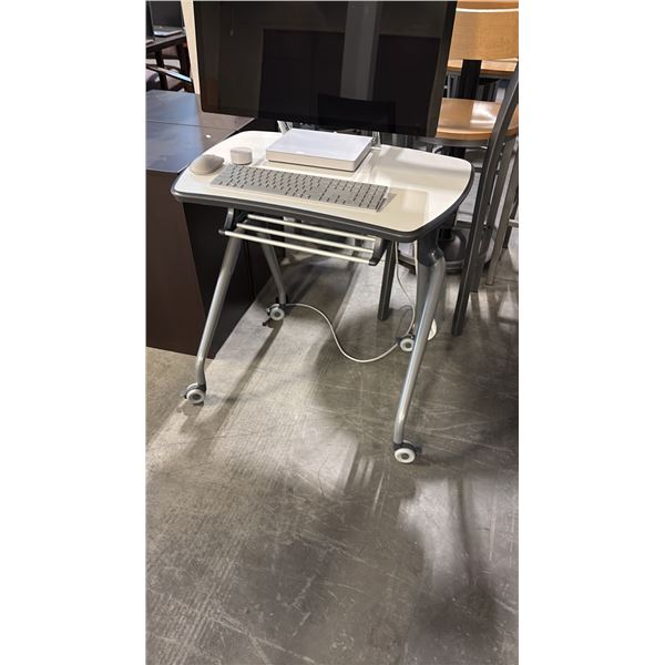 HDL 2 CANNA 30" TRAINING TABLE