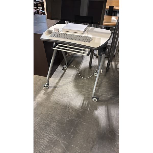 HDL 2 CANNA 30" TRAINING TABLE