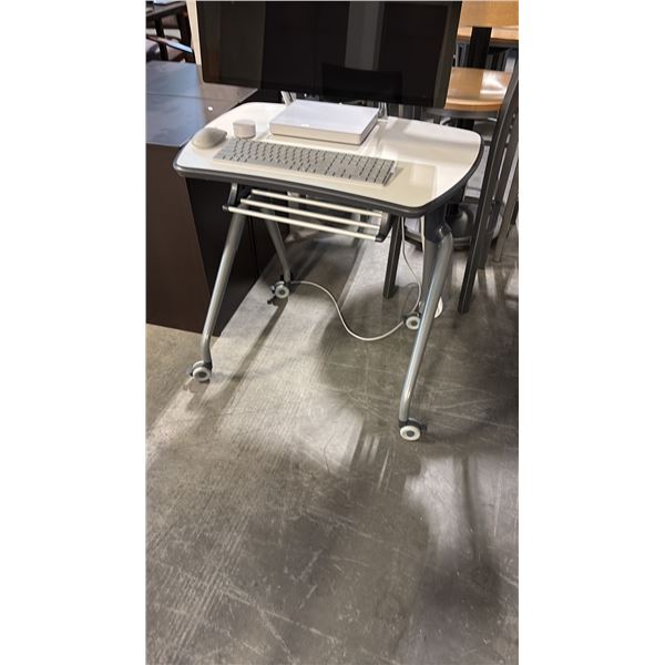 HDL 2 CANNA 30" TRAINING TABLE
