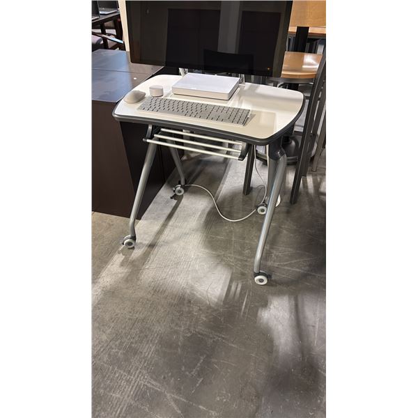 HDL 2 CANNA 30" TRAINING TABLE