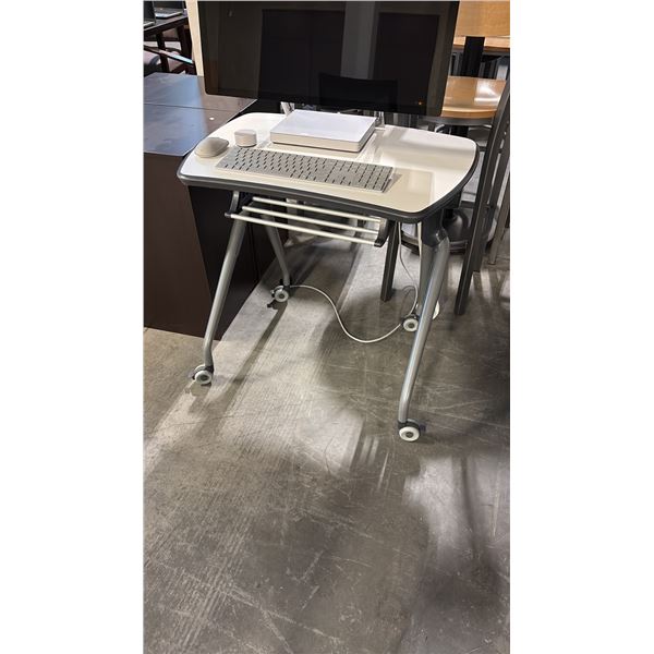 HDL 2 CANNA 30" TRAINING TABLE