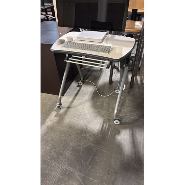 HDL 2 CANNA 30" TRAINING TABLE