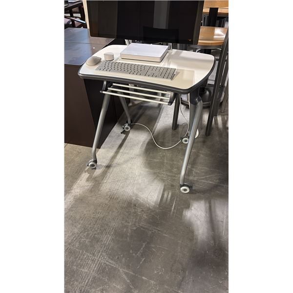 HDL 2 CANNA 30" TRAINING TABLE