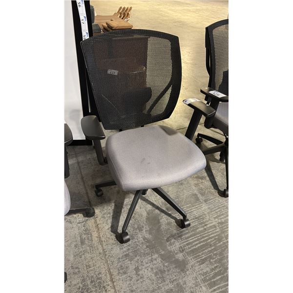 HAWORTH  GREY/BLACK MESH BACK OFFICE CHAIR
