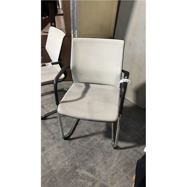 BEIGE PROJEK CLIENT CHAIR