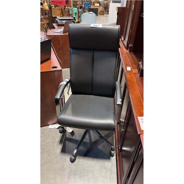 BLACK HI-BACK OFFICE CHAIR
