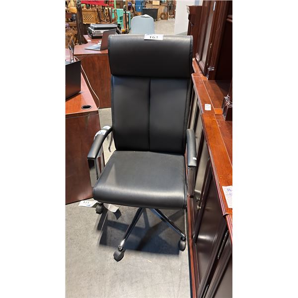 BLACK HI-BACK OFFICE CHAIR