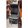 BLACK HI-BACK OFFICE CHAIR